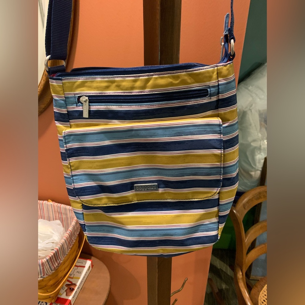 Baggallini Cross body bag